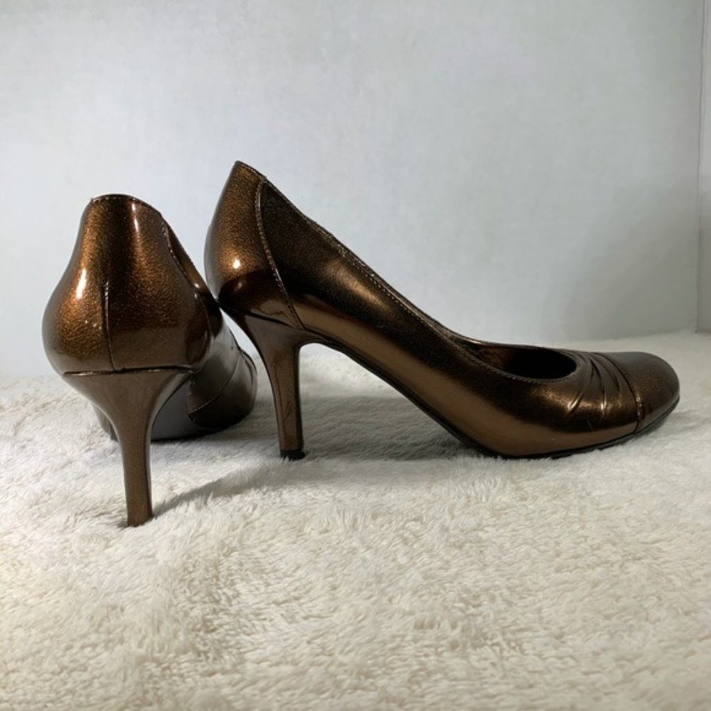 Steve Madden - Shimmering Bronze Close Toe Pumps View 3